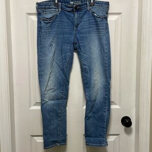 GAP |Girlfriend |Lightly Distressed |PreWorn Look |Whispers |Denim Jean |Size 30